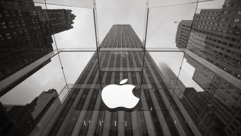 Потери Apple под давлением новых пошлин: $300 миллиардов и обвал акций на 9% после заявлений Трампа