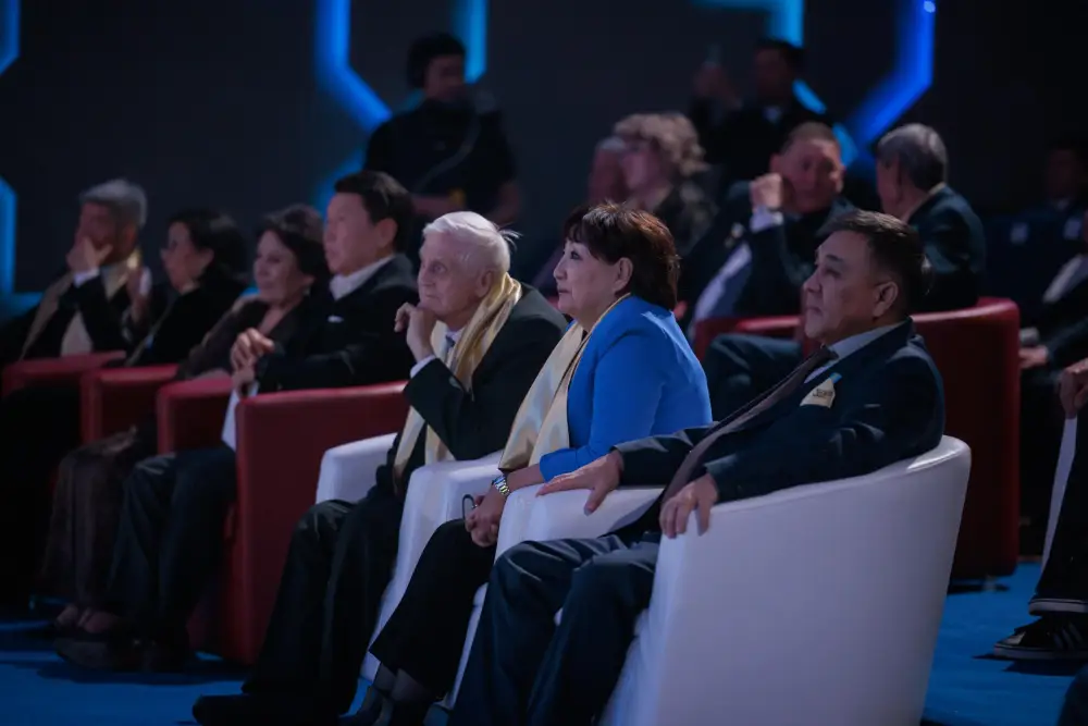 «Хабару» – 30 лет: Президент Казахстана поздравил с юбилеем легендарное агентство (7)