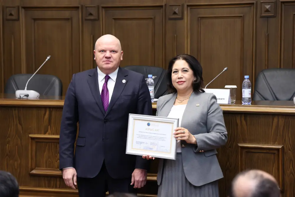 В Академии правосудия при Высшем Судебном Совете Республики Казахстан впервые состоялись курсы переподготовки для председателей районных судов всех регионов страны (2)