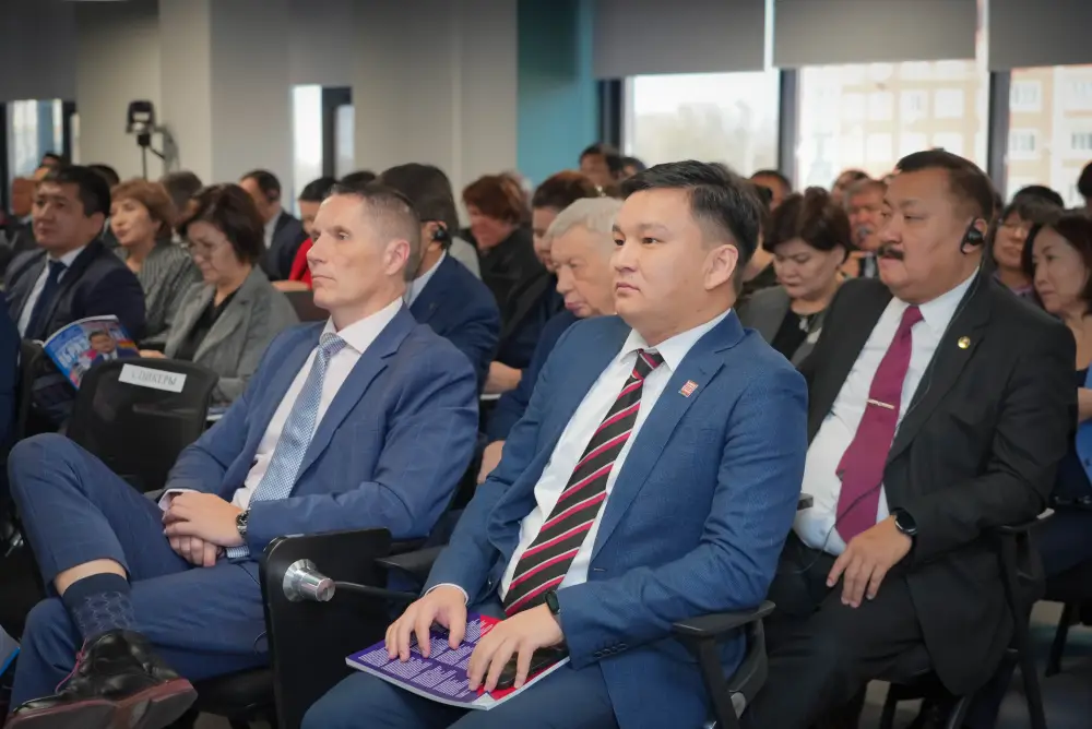 Международные эксперты обсудили перспективы интеграции искусственного интеллекта в систему высшего образования Казахстана (5)