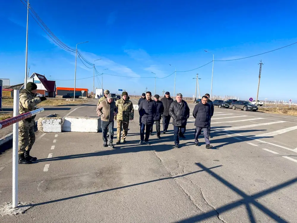 Айдарбек Сапаров проинспектировал работу фитосанитарного контрольного поста «Каракога» (2)