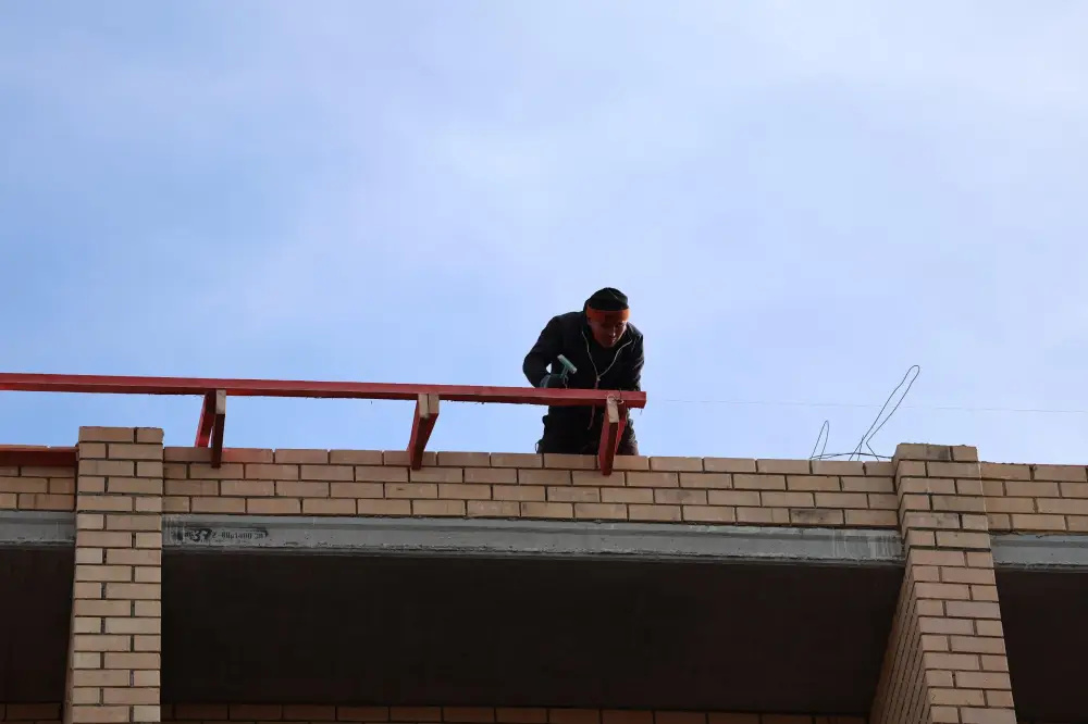 В Буландынском районе возводят 120-квартирный дом по программе «Реновация» (3)