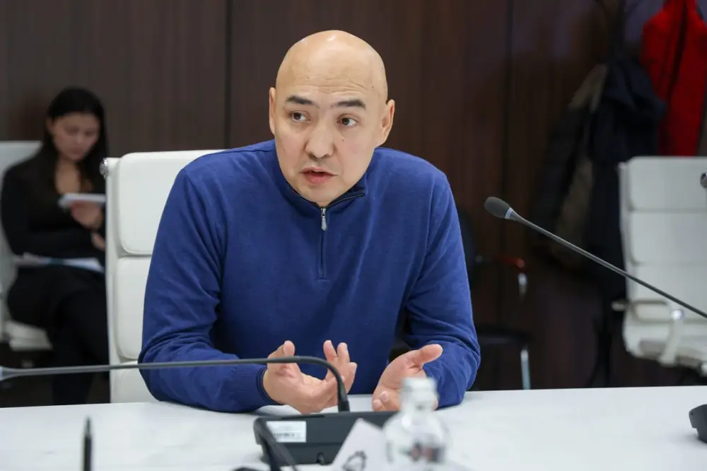 Министр Ерсайын Нагаспаев провёл приём граждан по личным вопросам (4)