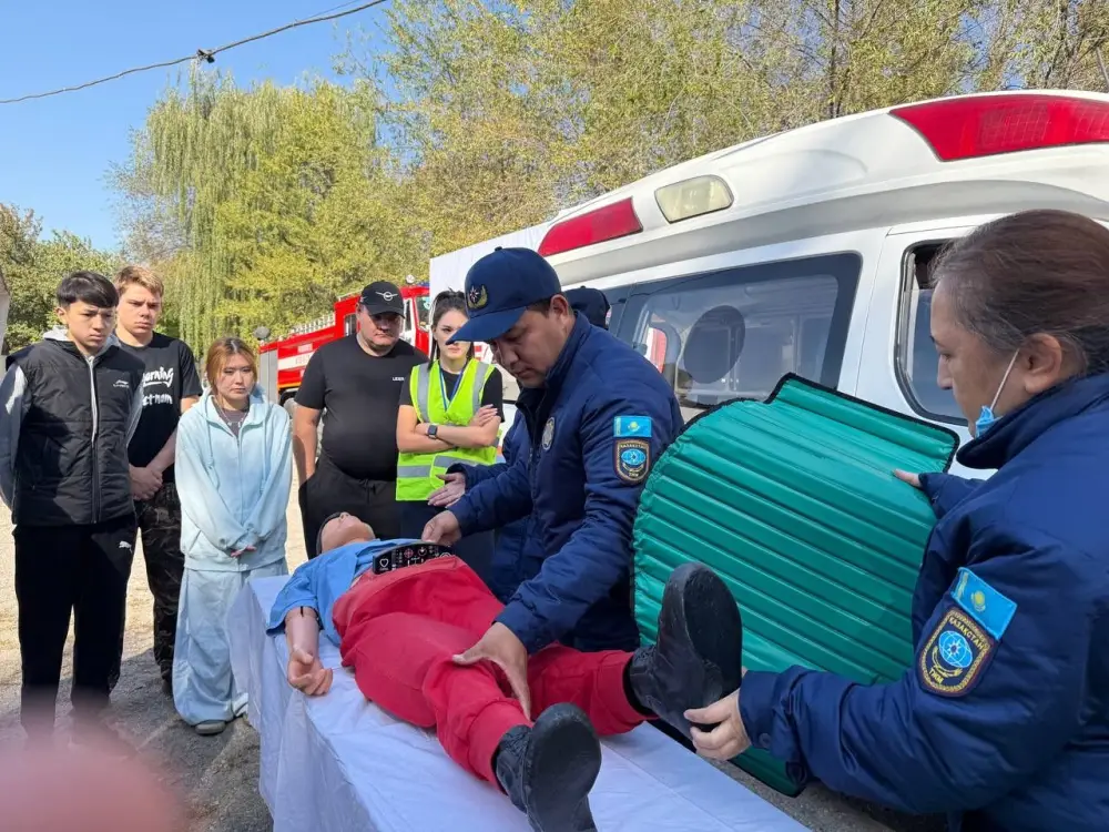 МЧС провело региональные форумы волонтёров в сфере предупреждения и ликвидации чрезвычайных ситуаций (9)