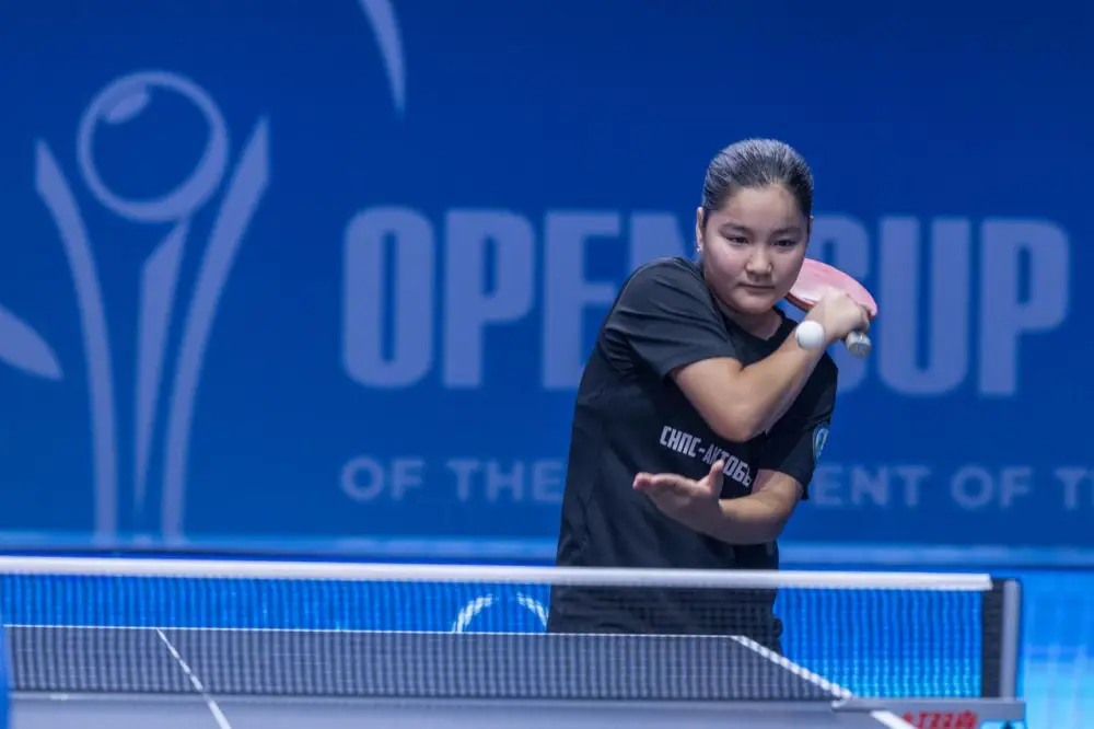 Премьер-министр Олжас Бектенов открыл международный турнир на Кубок Президента РК по настольному теннису (3)