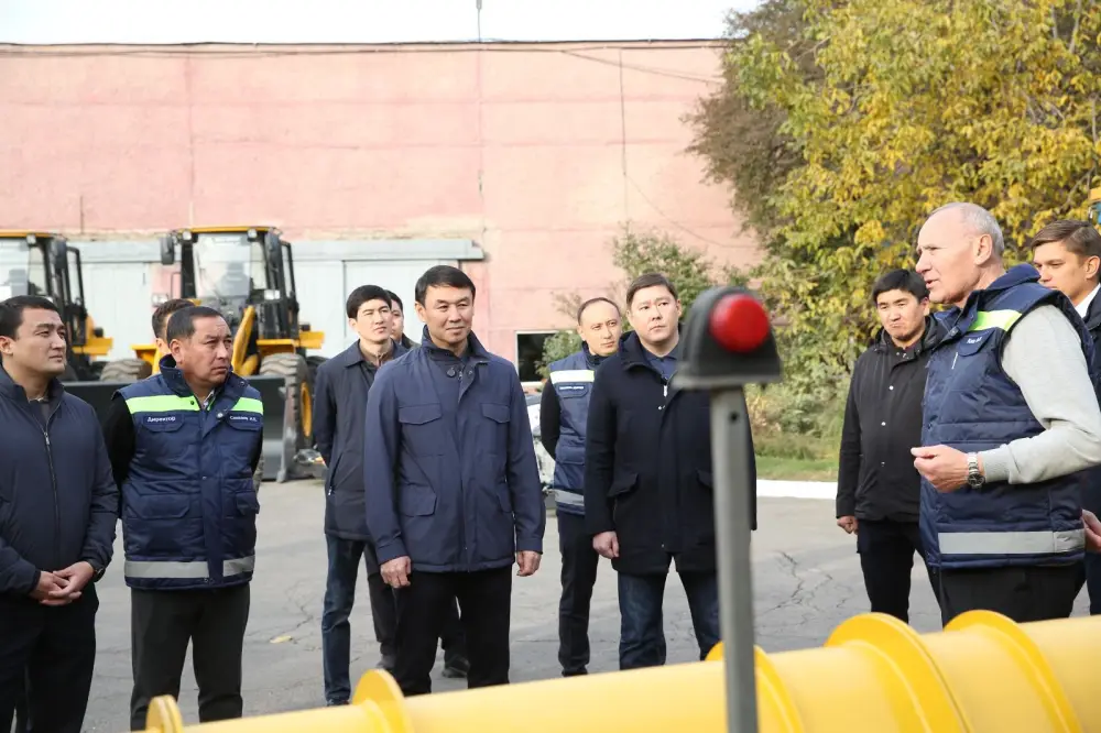 Дархан Сатыбалды проверил готовность коммунальных служб Алматы к зимнему периоду (9)