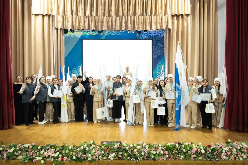 В КАЗАХСТАНЕ ПРОШЕЛ ЧЕМПИОНАТ «MEDSKILLS ZHETYSY-2025» ПО СПЕЦИАЛЬНОСТИ «СЕСТРИНСКОЕ ДЕЛО» (4)