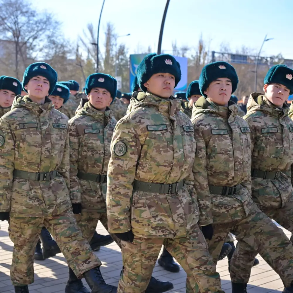 В честь Дня Республики в Павлодаре прошла церемония поднятия Государственного флага Республики Казахстан (8)