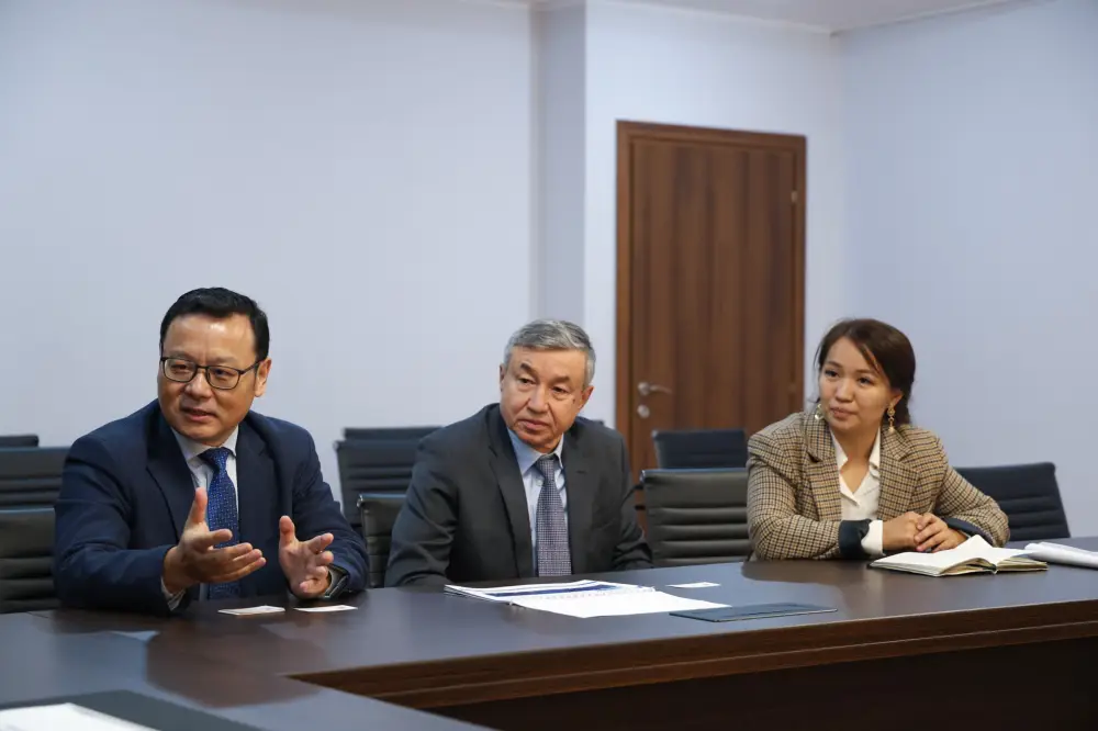 Цифровизация сферы ЖКХ: вице-министр Жаннат Дубирова встретилась с China Telecom (8)