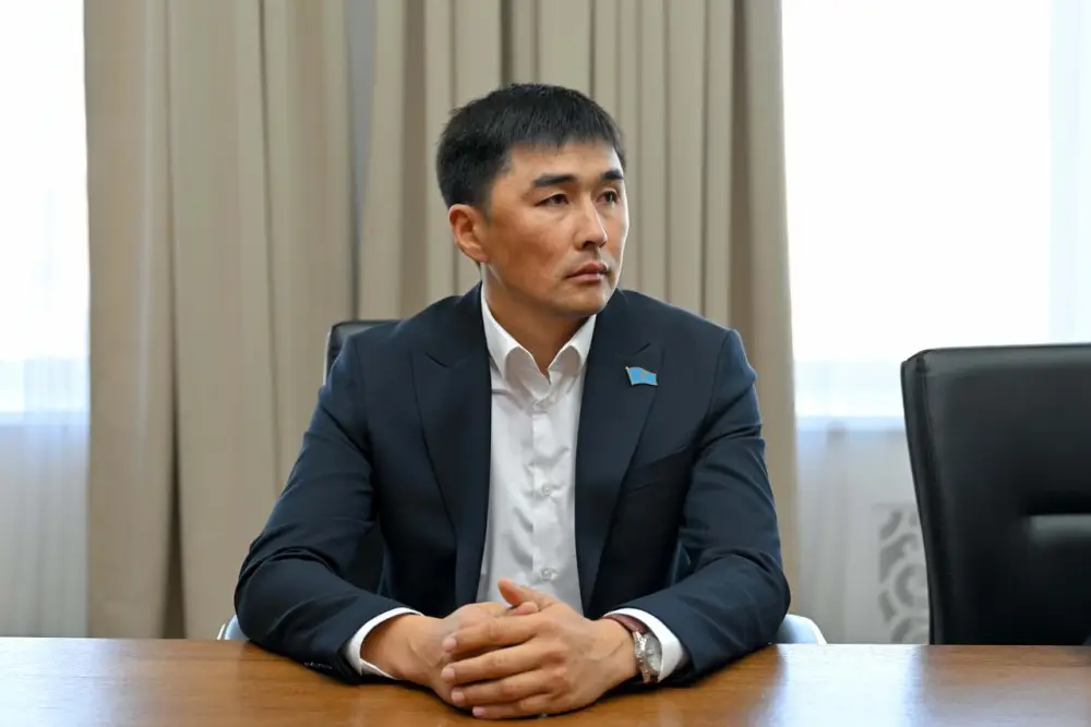 Аким области Абай встретился с депутатами Мажилиса Парламента (3)