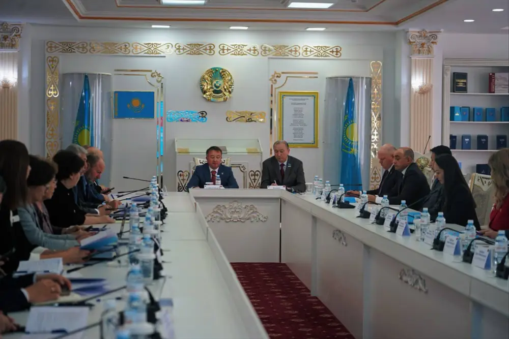 Руководитель правозащитного центра приняла участие в обсуждении Послания Президента (3)