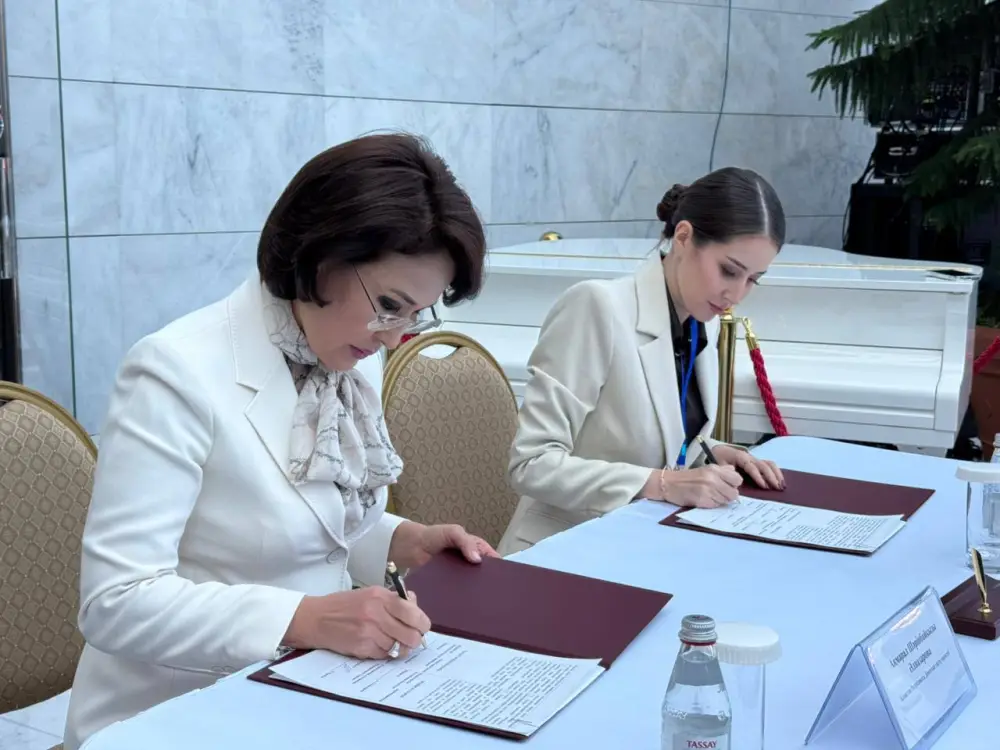 Сегодня в Астане состоялась первая международная конференция «Развитие медицинского туризма в Республике Казахстан: перспективы и возможности», собравшая более 500 специалистов со всего мира (4)