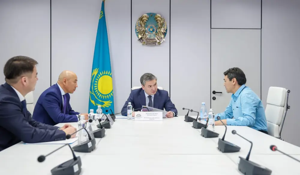 Министр Ерсайын Нагаспаев провёл приём граждан по личным вопросам (7)