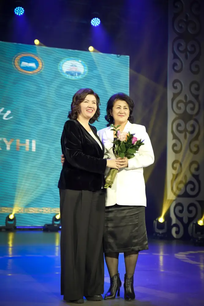 В канун Дня Республики работники сферы образования были удостоены государственных наград (9)