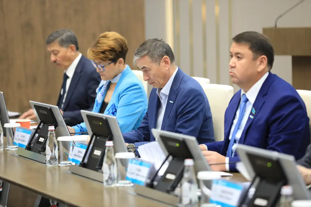 Партия «AMANAT» усиливает контроль за реализацией предвыборной программы в Актюбинской области (6)