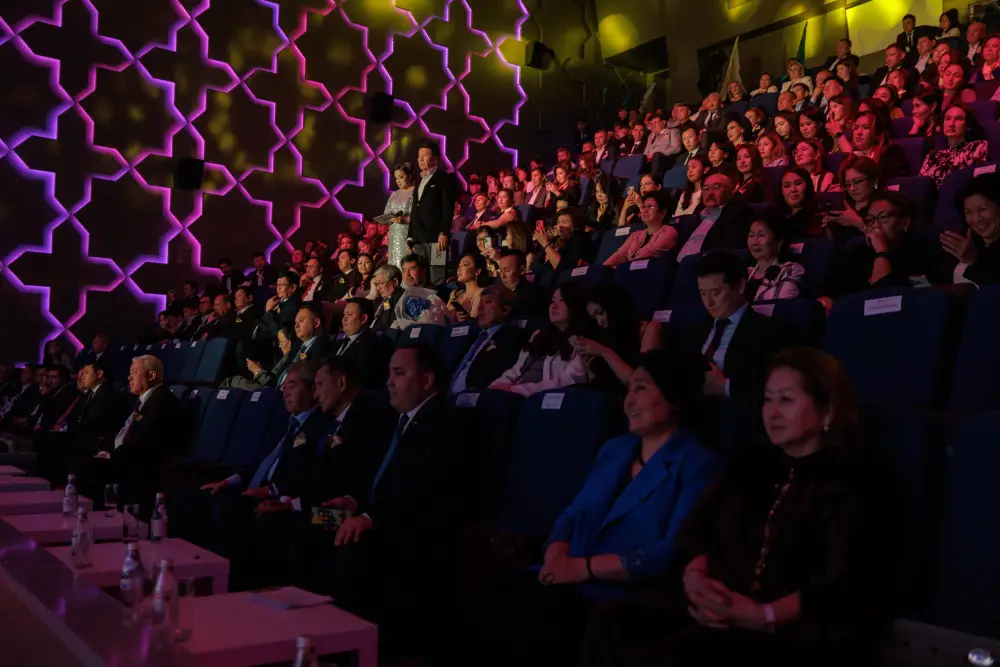 «Хабару» – 30 лет: Президент Казахстана поздравил с юбилеем легендарное агентство (6)