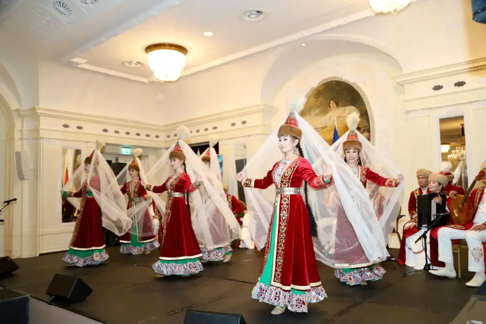 Праздничный концерт Кызылординских артистов завершился в Берне, Швейцария (3)