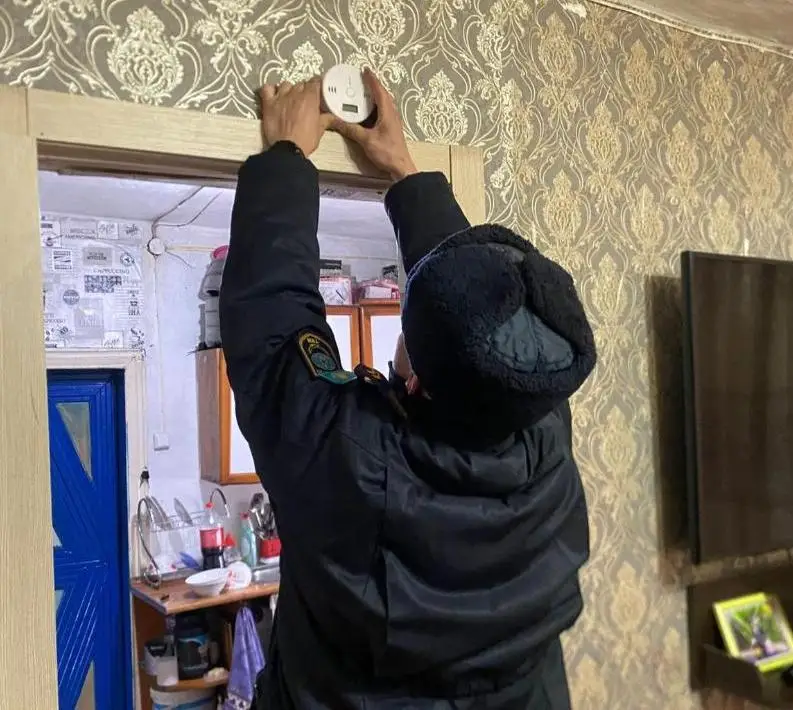 В домах карагандинцев бесплатно устанавливают датчики угарного газа (2)
