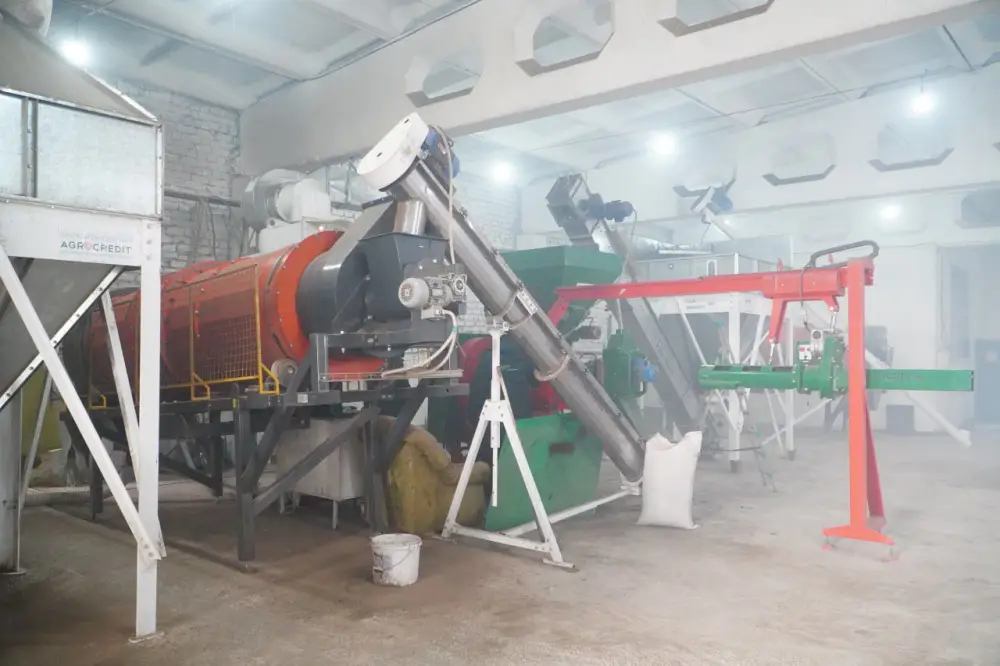 Аким области ознакомился с социальными объектами и новым производством в Аккольском районе (7)