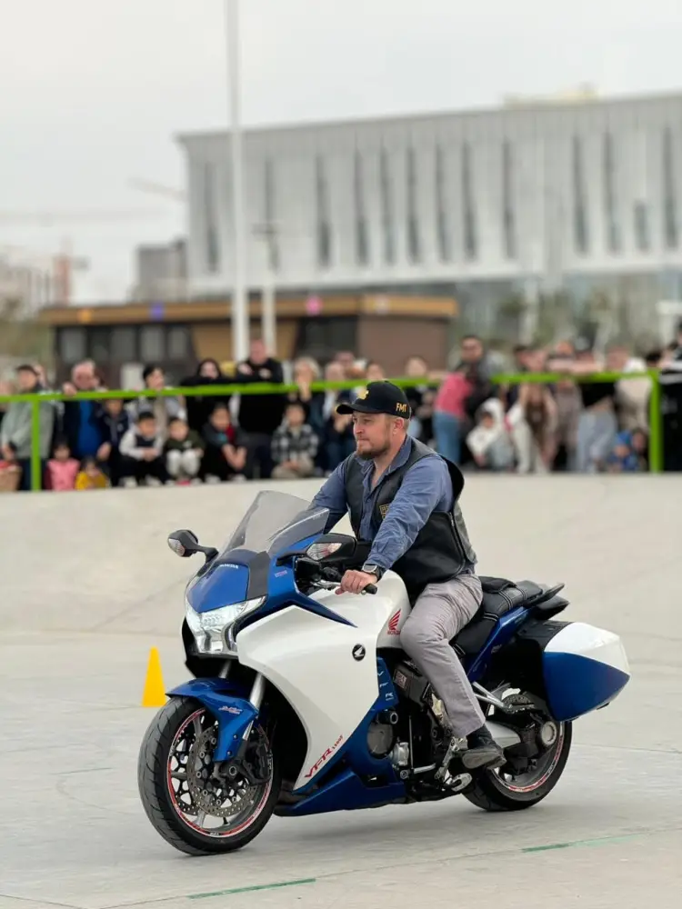 НЕБО, РАДОСТЬ И ЕДИНСТВО: ШЫМКЕНТ ОТМЕТИЛ ПРАЗДНИК В ЯРКИХ КРАСКАХ (2)