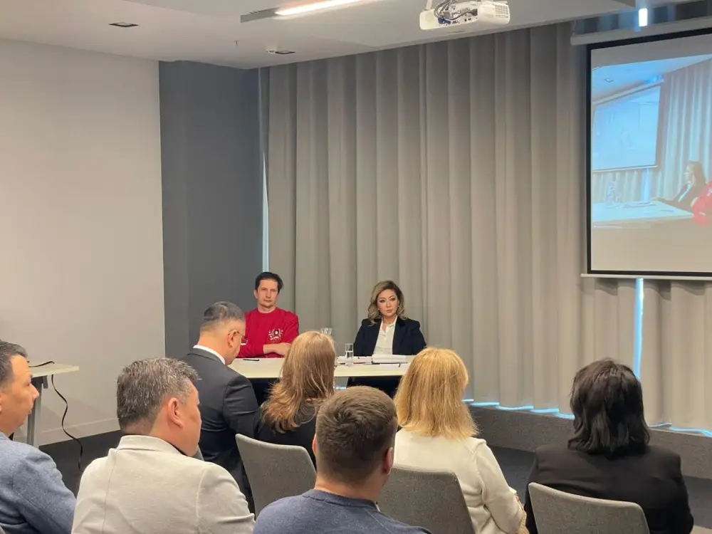 Первый вице-министр торговли и интеграции обсудила с алматинским бизнесом актуальные вопросы в сфере торговли. (3)