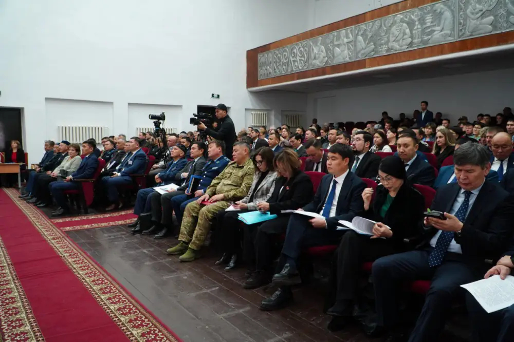 Марат Ахметжанов встретился с жителями Аккольского района (3)