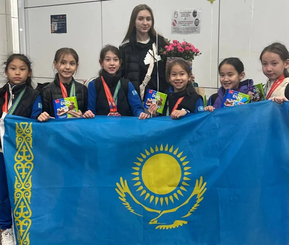 Сегодня в аэропорту столицы состоялась встреча членов сборной Республики Казахстан по эстетической групповой гимнастике (4)