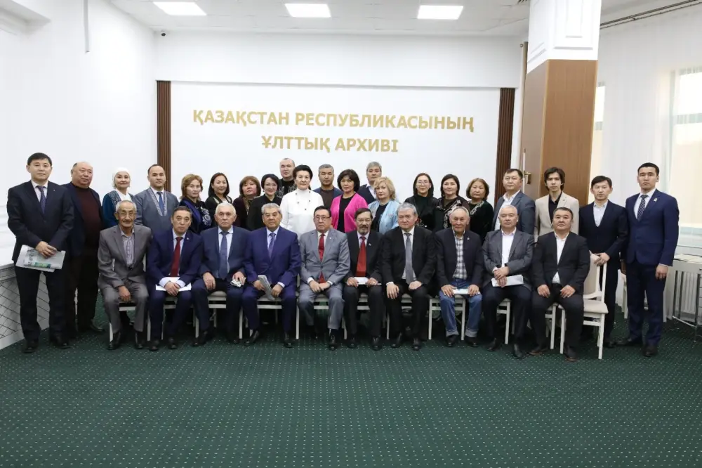 Ценное наследие Шерхана Муртазы передано в Национальный архив (4)