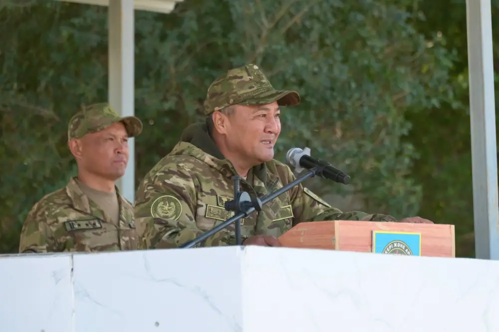 Заместитель министра обороны проверил готовность южных гарнизонов к зимнему периоду (8)