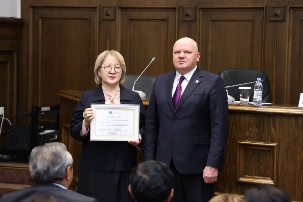 В Академии правосудия при Высшем Судебном Совете Республики Казахстан впервые состоялись курсы переподготовки для председателей районных судов всех регионов страны (4)