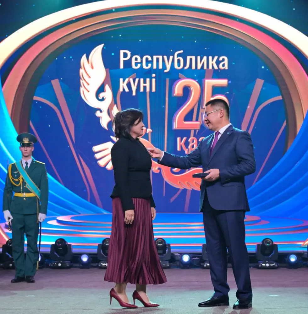 Сегодня во Дворце культуры имени Естая прошло торжественное мероприятие, посвящённое Дню Республики Казахстан (5)