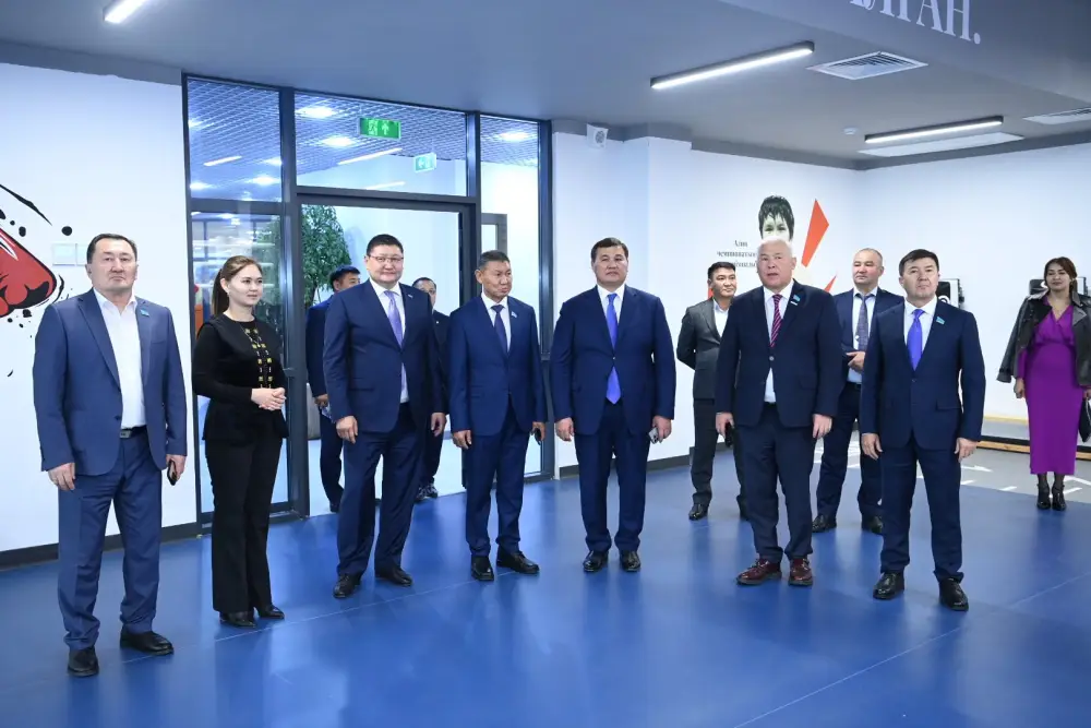 Глава региона представил делегации Абайской области новые объекты (4)