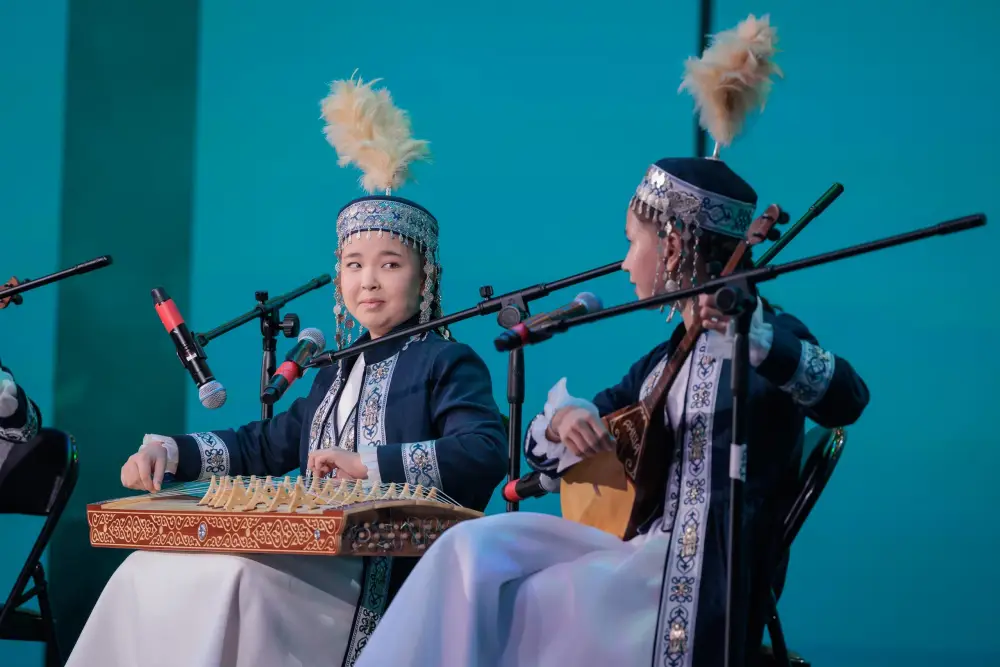 Аида Балаева вручила государственные награды деятелям культуры и медиасферы (5)