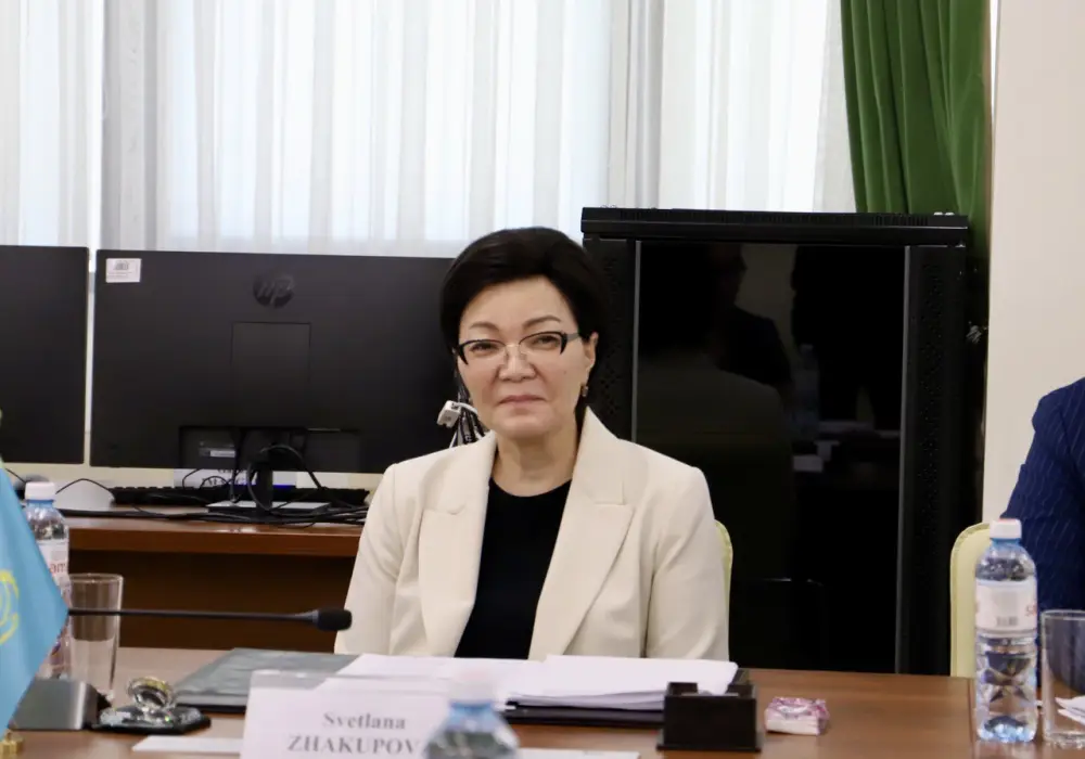 С. Жакупова встретилась с представителем «ООН-женщины» Д. Гувен Гурес (2)