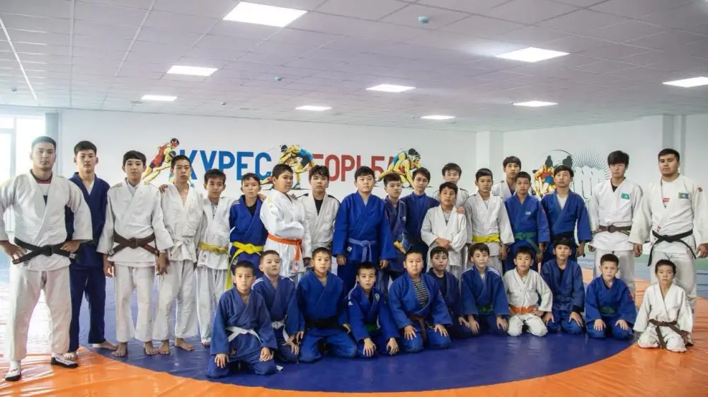 В Махамбетском районе открыт новый спортивный комплекс (3)