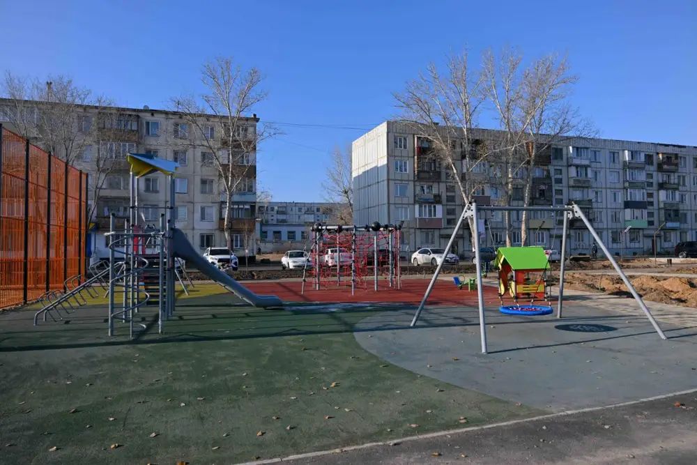 В Семее в микрорайоне «Юность» строится современное общественное пространство (2)