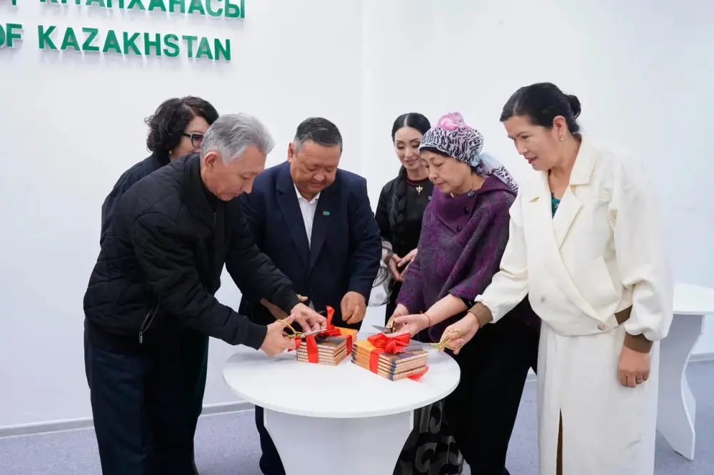 Презентация поэтического сборника Лауры Палман «Бұрым-Жыр» состоялась в Национальной библиотеке РК (2)