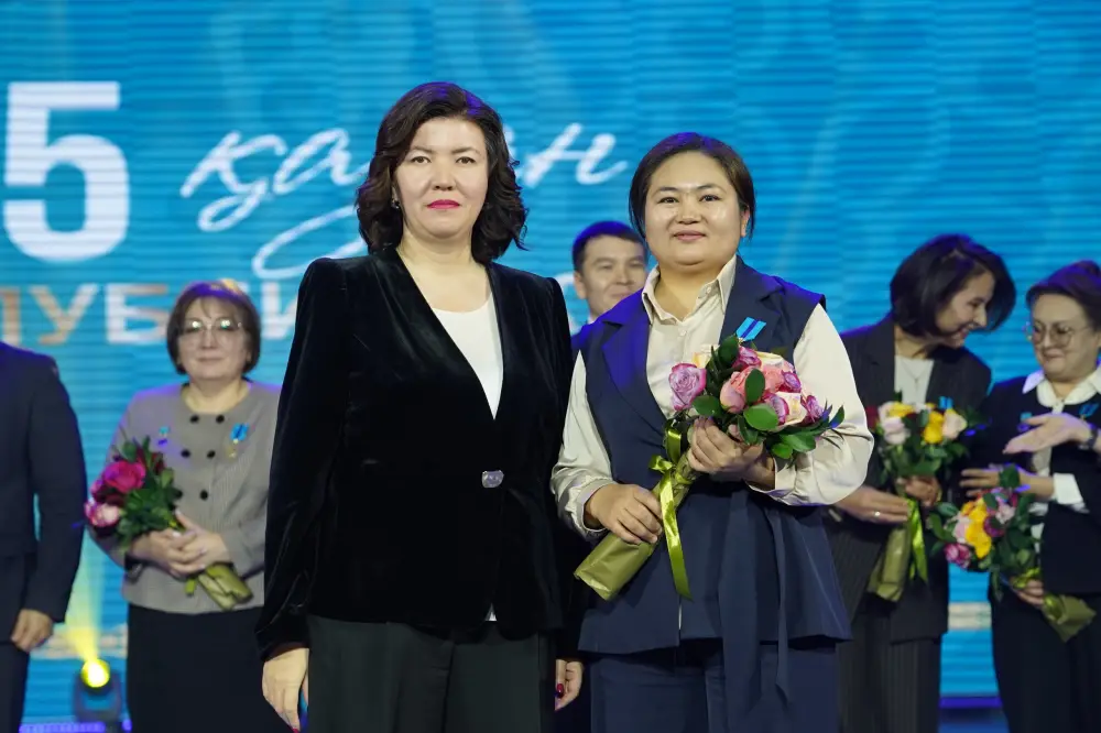 В канун Дня Республики работники сферы образования были удостоены государственных наград (2)