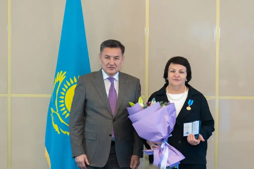 В канун Дня Республики жители ВКО были удостоены государственных наград (5)