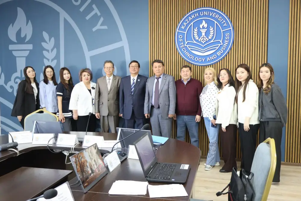 В КазУТБ обсудили исторические предпосылки образования независимого Казахстана (3)