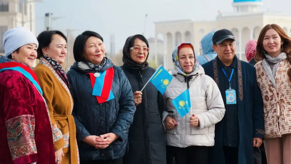 В Западно-Казахстанской области состоялась церемония поднятия Государственного флага (6)