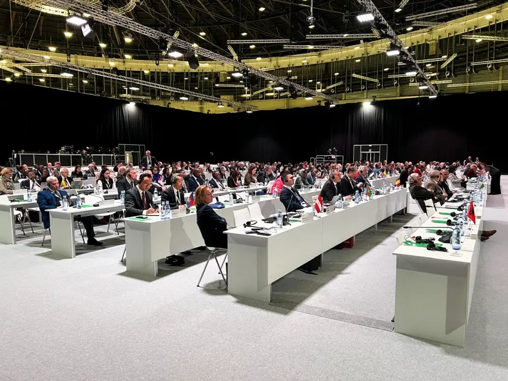 Судьи конституционных судов 88 стран поддержали концепцию защиты прав человека будущих поколений (6)