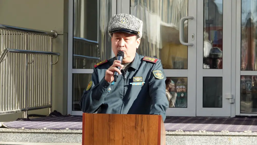 В столичной школе почтили память героя войны Рахимжана Кошкарбаева (2)