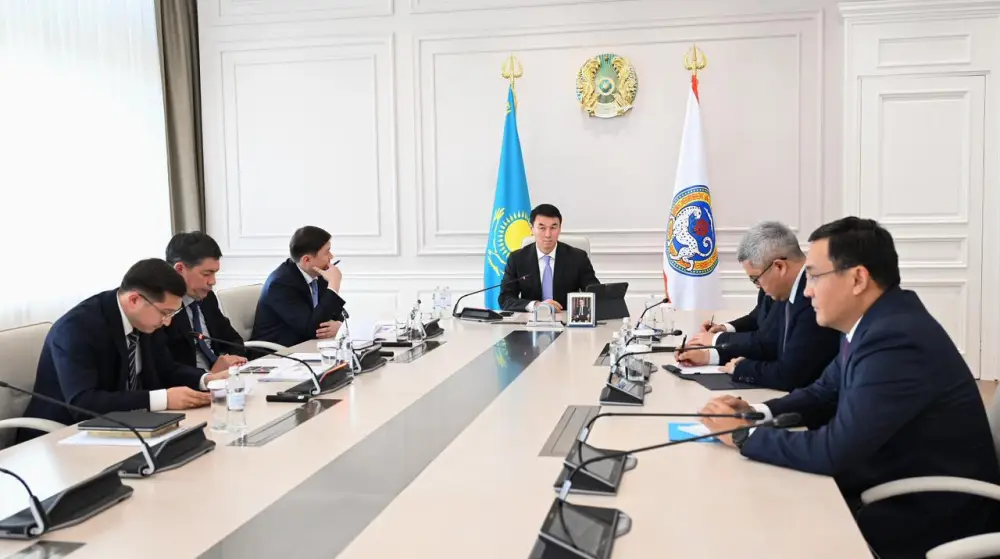 Аким Алматы призвал усилить контроль за чистотой и оперативность реагирования на обращения граждан (4)