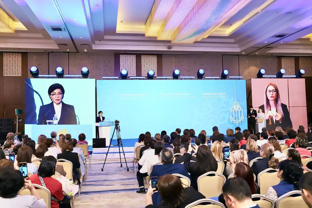 В Астане награждены ветераны социальной сферы и лучшие соцработники (5)