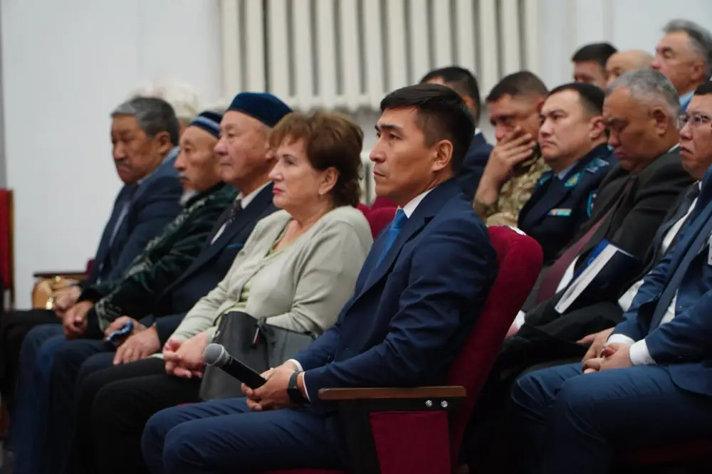 Марат Ахметжанов встретился с жителями Аккольского района (2)