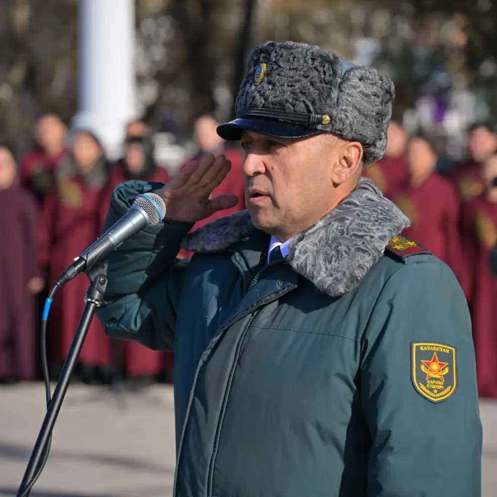 В честь Дня Республики в Павлодаре прошла церемония поднятия Государственного флага Республики Казахстан (5)