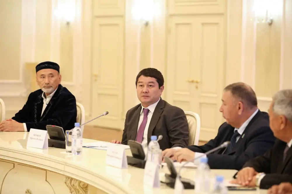 В Мангистау члены Ассамблеи обсудили вопросы мира и согласия (3)