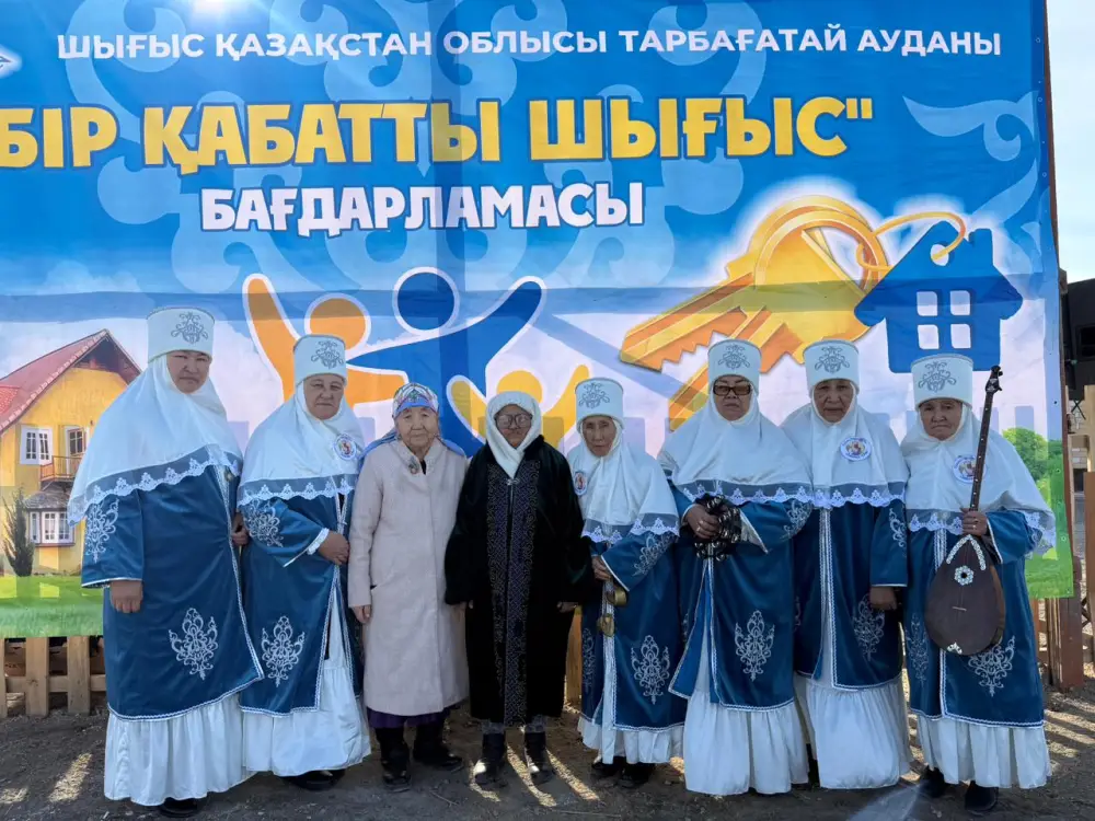 В ВКО вручили ключи от нового дома, построенного по программе «Одноэтажный Восток» (4)