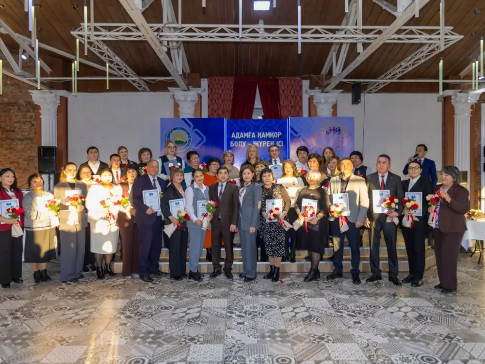 В ВКО отметили лучших социальных работников (10)